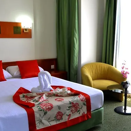 Nun & Otel